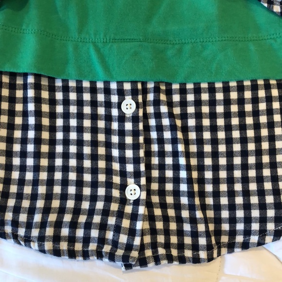 Crown & Ivy women’s petite medium blouse. Green with navy/white gingham. - Picture 3 of 5